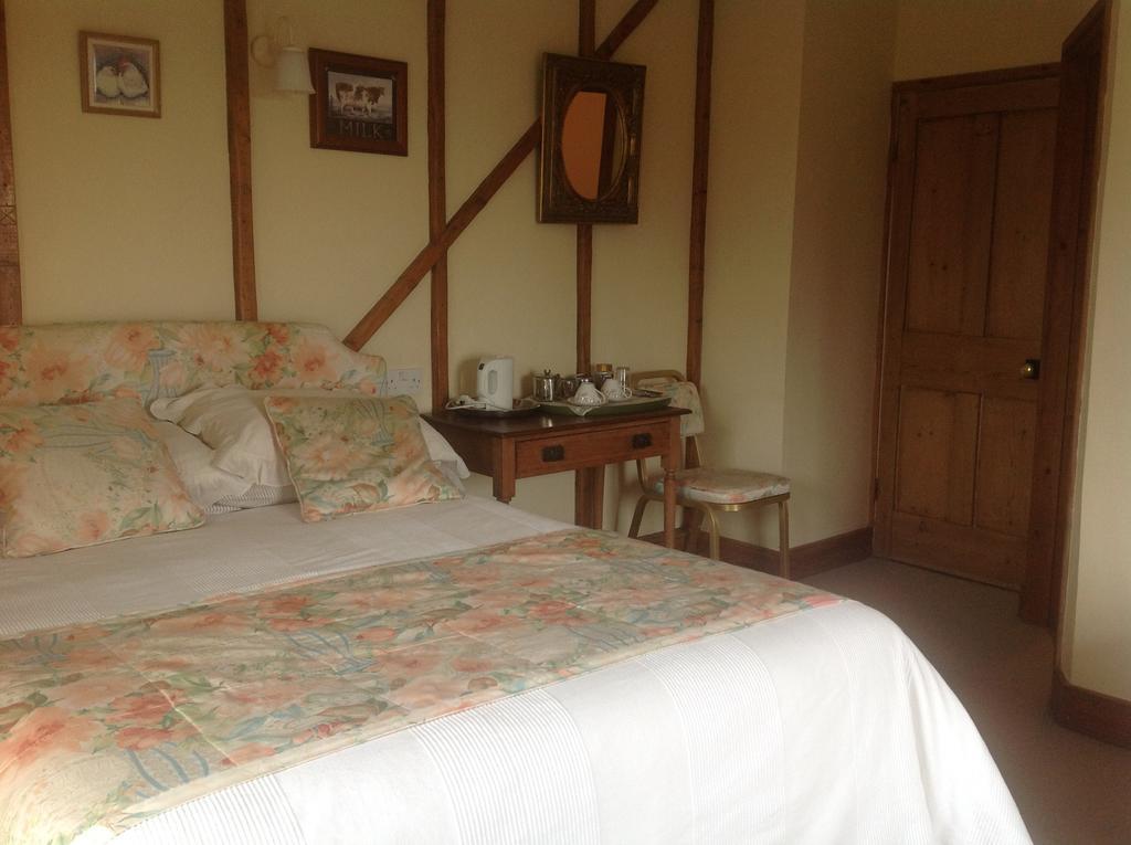 Barn Park Farm, Bed And Breakfast Stockland Exteriör bild